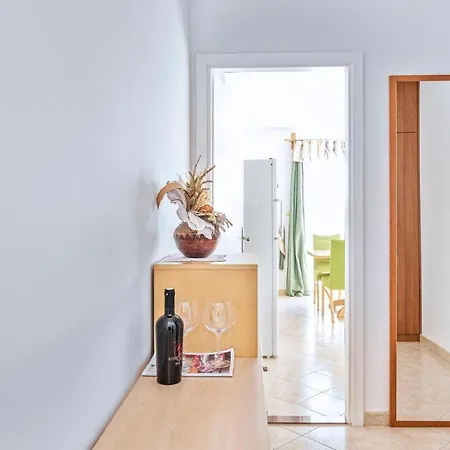 Guest house In - Barun - 4 Adults, Sea View Terrace Sibenik