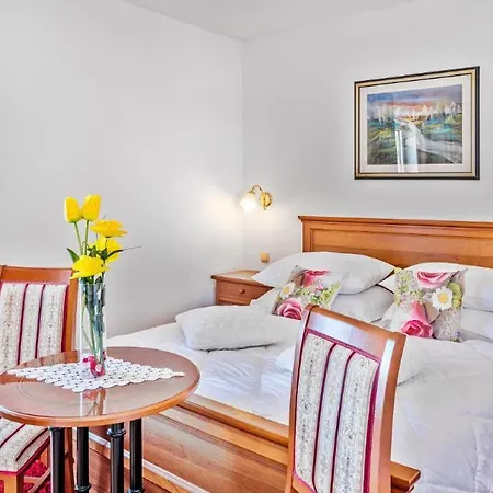 In - Barun - 4 Adults, Sea View Terrace Guest house